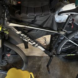 Giant Talon hardtail mountain bike. L Size