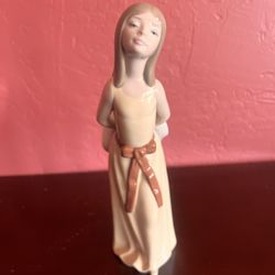 Lladro Naughty Girl With Straw Hat