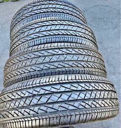 225 65 17 Bridgestone tires Con 80% de Vida Las 4