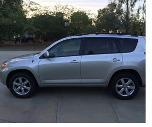 Very Impeccable Toyota RAV4 2OO8 AWDWheels Super