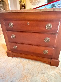 Dresser