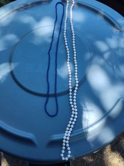 Blue beaded n pearl like necklace