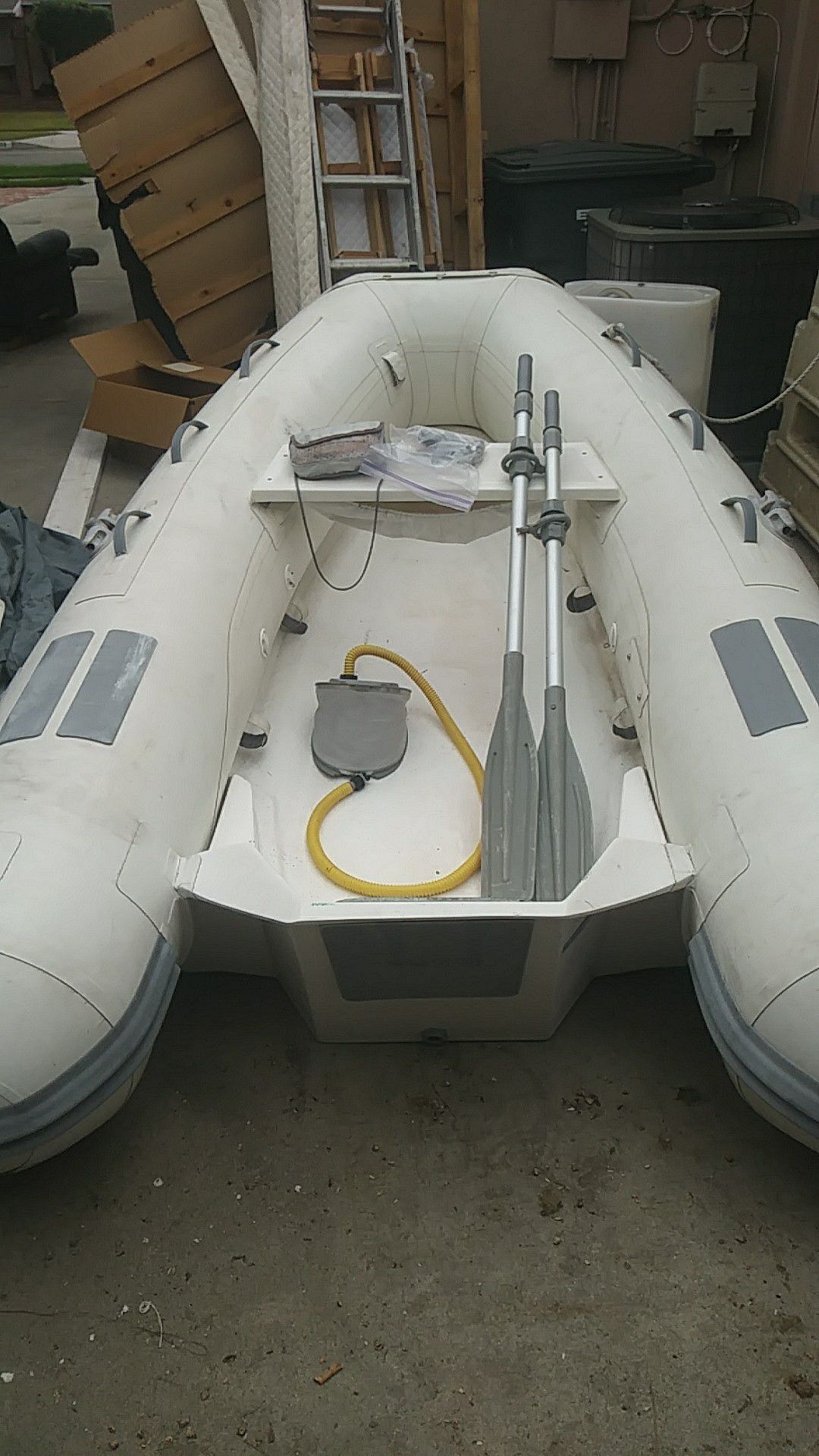 Inflatable boat+ motor