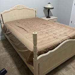 Young Girl's 5 Piece Bedroom Set 