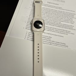 Apple Watch. Se Never Worn Or  Connected To A Phone  