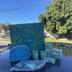 La Mer Luxury Skincare Set + Exclusive Emerald Beach Towel (LIMITED EDITION)