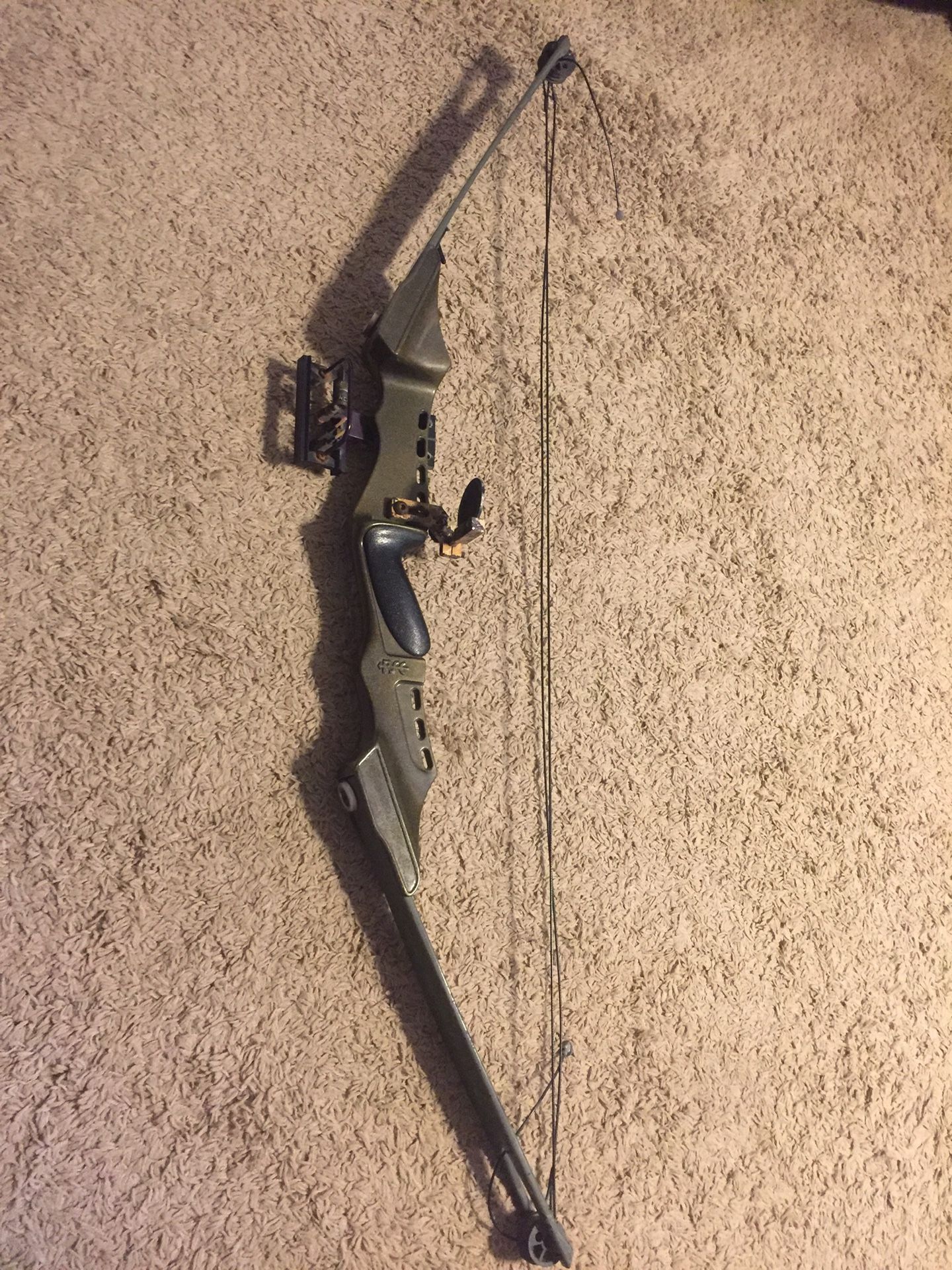 PSE Spirit jr. compound bow