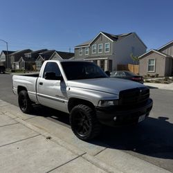Dodge Ram 1500 V8