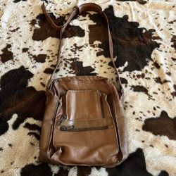 Colombian pure leather Tan Distressed purse; zipper close w/ adjustable strap