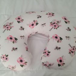 Boopy Nursing Pillow & 2 Covers