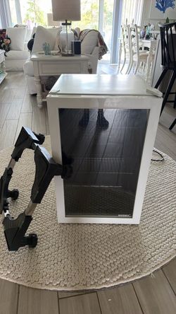 Husky Beverage Cooler with Glass Door - includes leveling stand