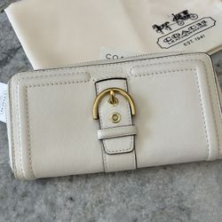 ♥️ Authentic Coach Leather Wallet, Coach Leather Accordion Zip Around Wallet  