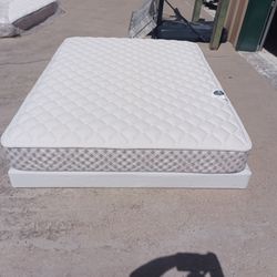 Queen mattress and box spring