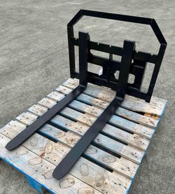 ABOSS Mini Skid Steer Pallet Fork Attachment, Fits Mini Loaders, Unused