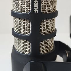 Rode POD mic with Cable And Arm Mount