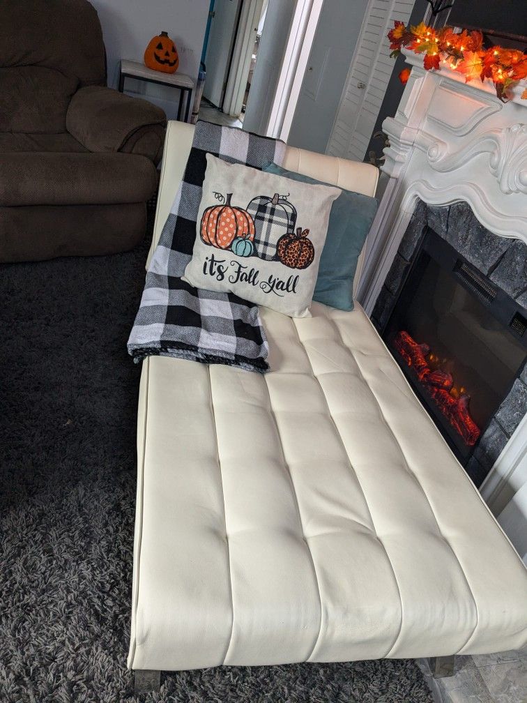 White Leather Chaise Reclining Sofa/Sleeper
