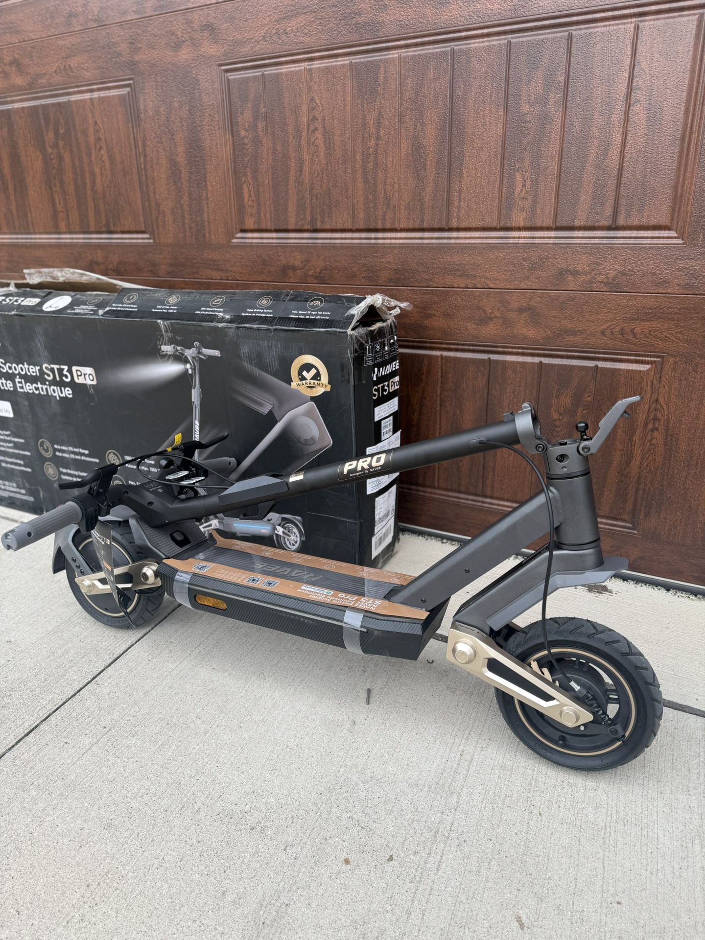 BRAND NEW ELECTRIC SCOOTER