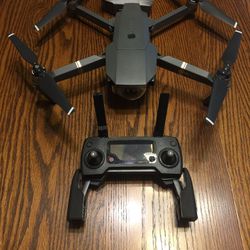 Near new DJI Mavic Pro quad copter / drone with DJI Goggles and more