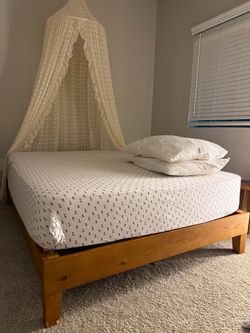 Free full size bed platform & mattress