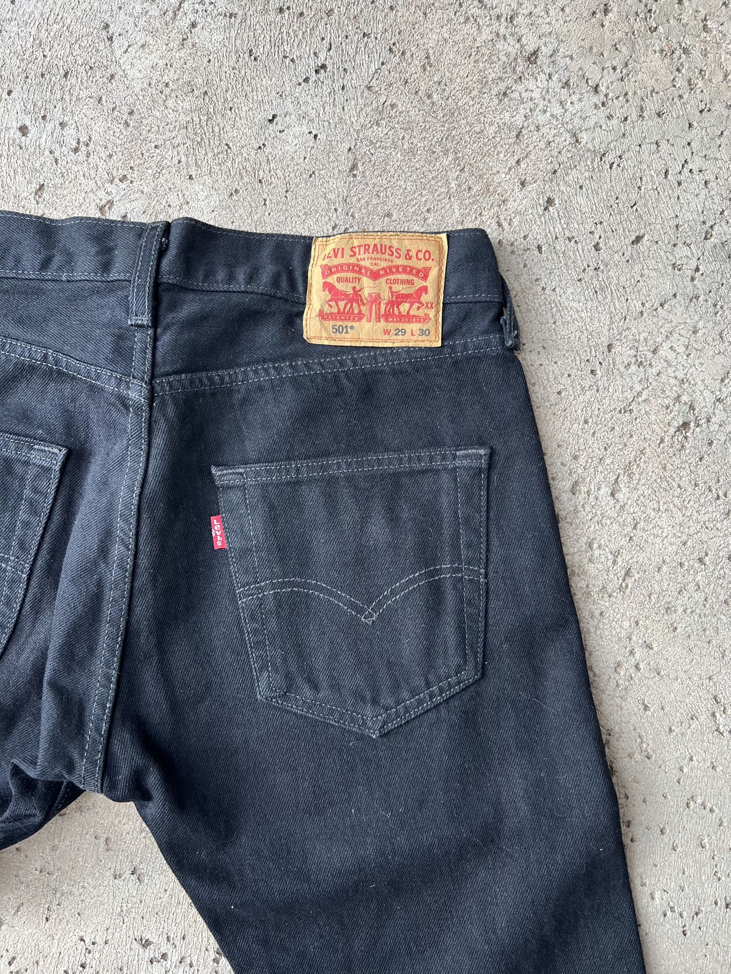 VINTAGE LEVI JEANS