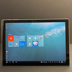 Microsoft Surface Pro 1724  i5  8GB 256 HDD