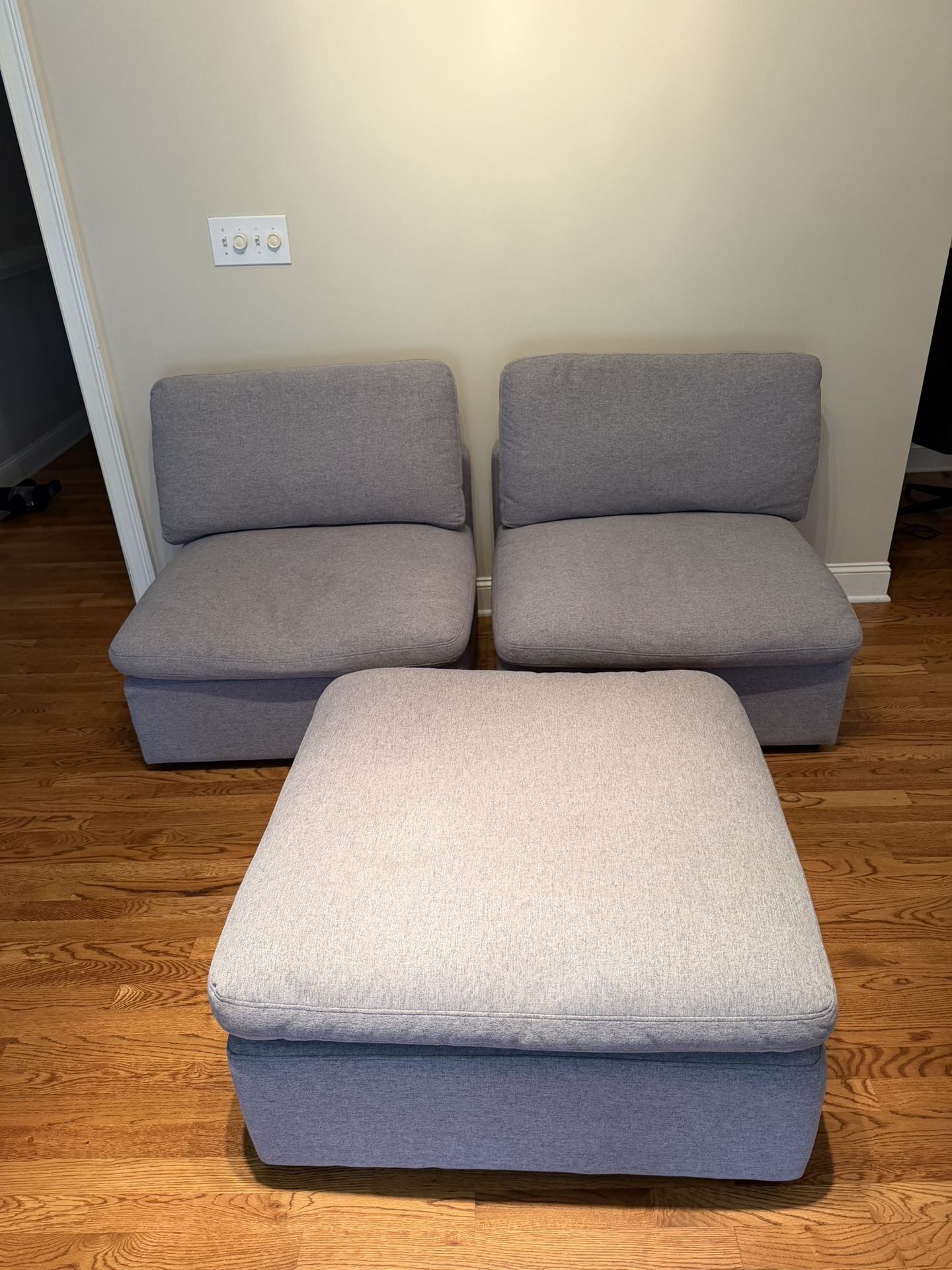 Modular Sectional (Chairs + Ottoman)