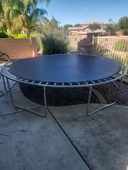 14 ft round trampoline