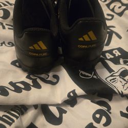 Socccer Shoes Size # 51/2