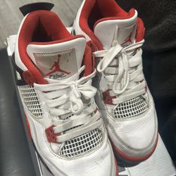 Jordan 4 Fire Red