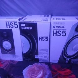 Brand new 3 Yamaha HS5 powered studio monitors