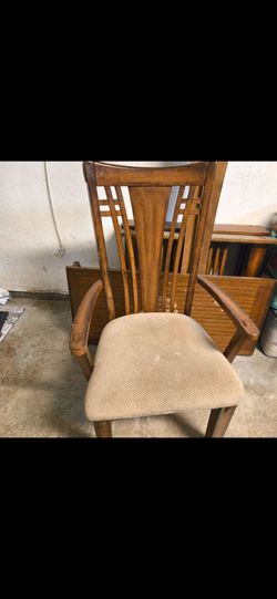 7 piece Dining Table set with leaf extender