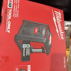 Milwaukee M18 Battery Radio Charger 