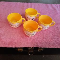 Vintage DOLLY CUPS