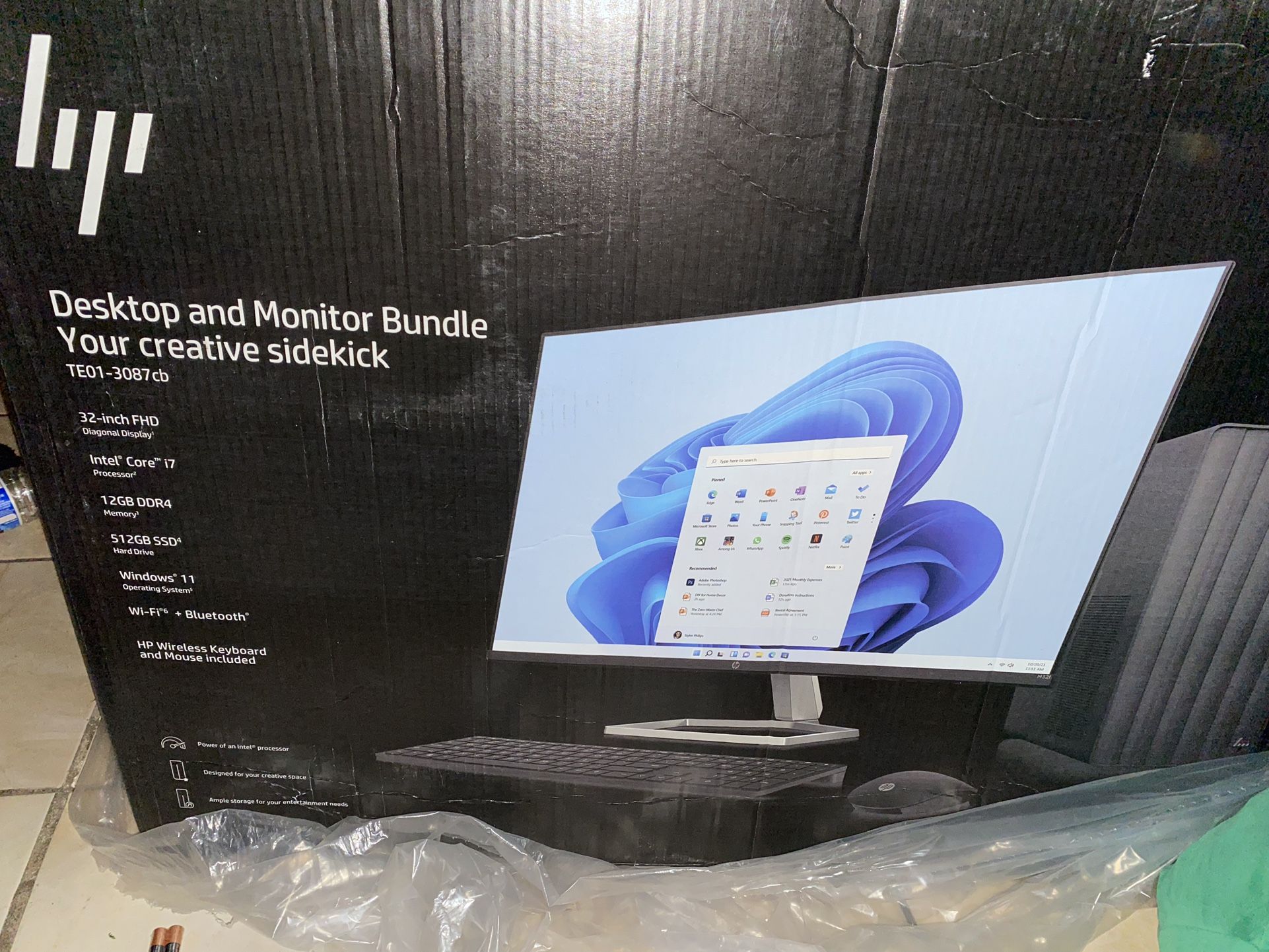 HP ENVY Desktop TE013087cb Bundle with HP 32" FHD Monitor 12th