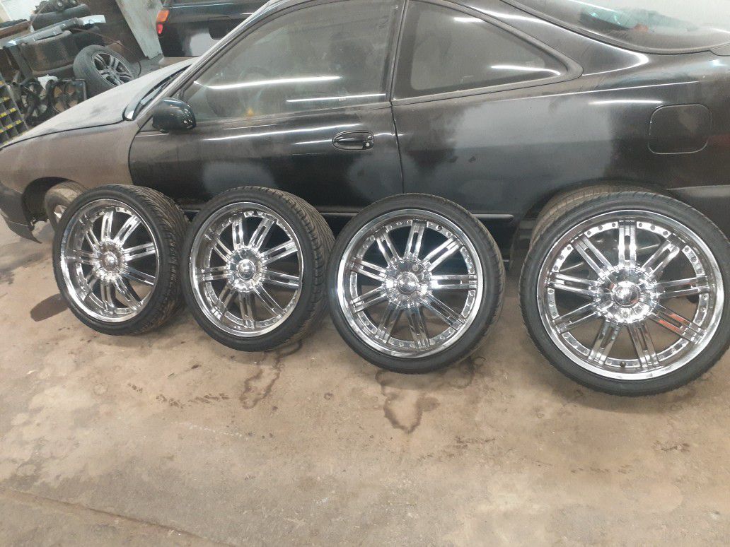 5x114.3 20s/245 35 20 tires..two are bald but all hold air
