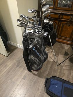 COMPLETE GOLF SET WITH GOLF BAG (12 CLUBS)