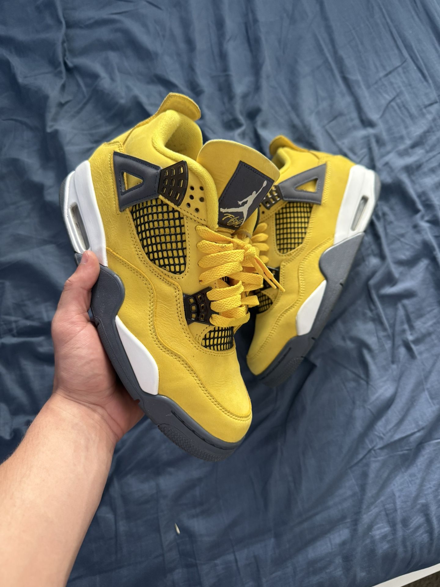 Jordan 4 Lightning