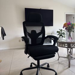 Office Chair (Black)