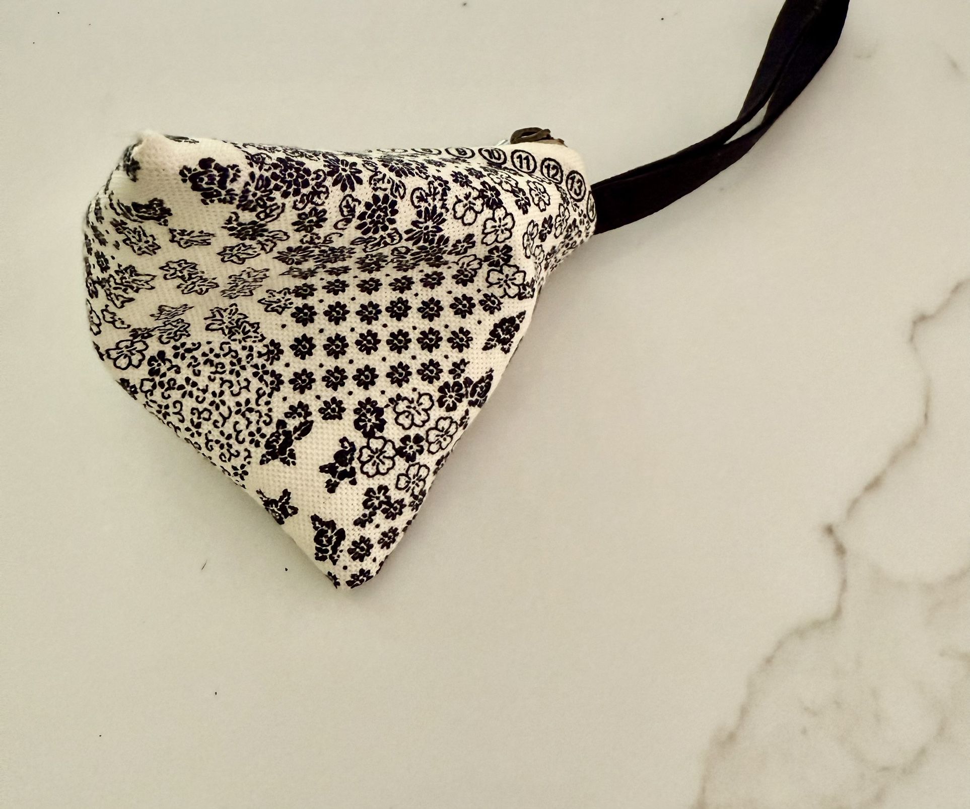 Unique Handmade 3D Triangle Black/White Floral Patterned coin bag