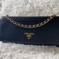 Saffiano Metal Oro Chain Wallet Bleuette 