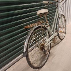 Vintage Ladies 26 Inch Bike