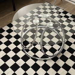 Round Table