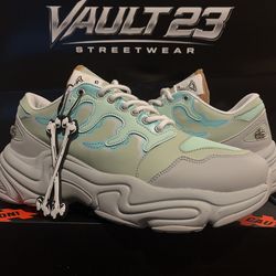 New BRAND X “low tide” size 12M