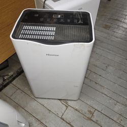New 50-pints Hisense Dehumidifier With Built-in Pump 