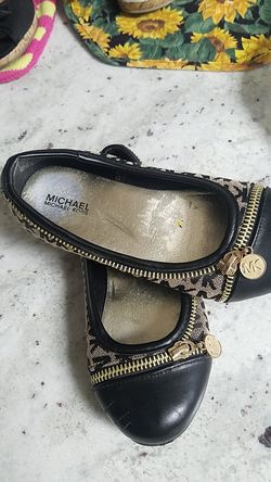 Black leather and material with zipper front logo MK children's Flats size 13