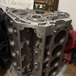 LT1/4 Engine  Gen 5 Block Chevrolet Corvette Camaro Block