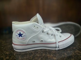 Size 8. NEW Converse Adult Street Mid Sneakers - White M 8/ W 10