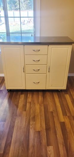 Kitchen Island/bar