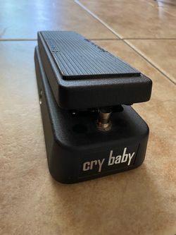 Dunlop Cry Baby Wah Wah Guitar Pedal