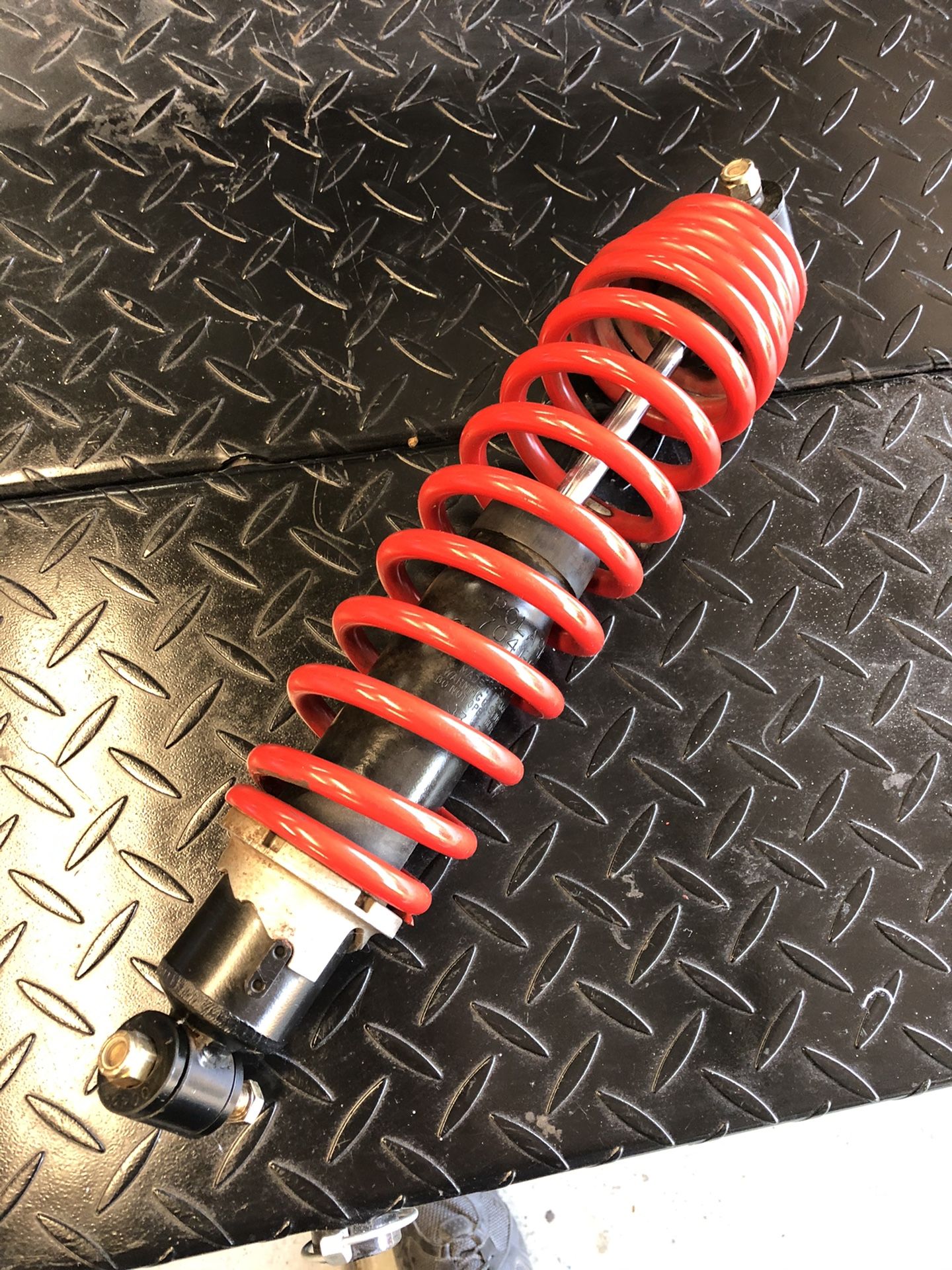 2000 Polaris trail boss 325 rear shock for Sale in Scottsdale, AZ OfferUp